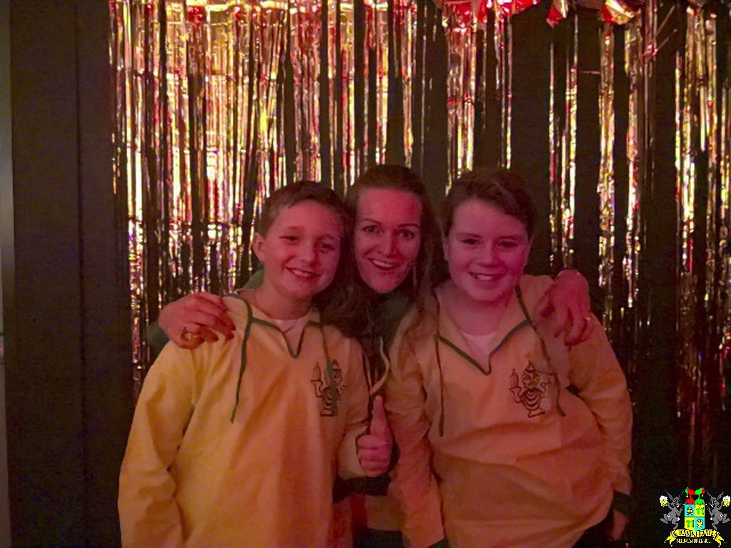 ../Images/Jeugd Opwarmbal Photobooth 029.jpg